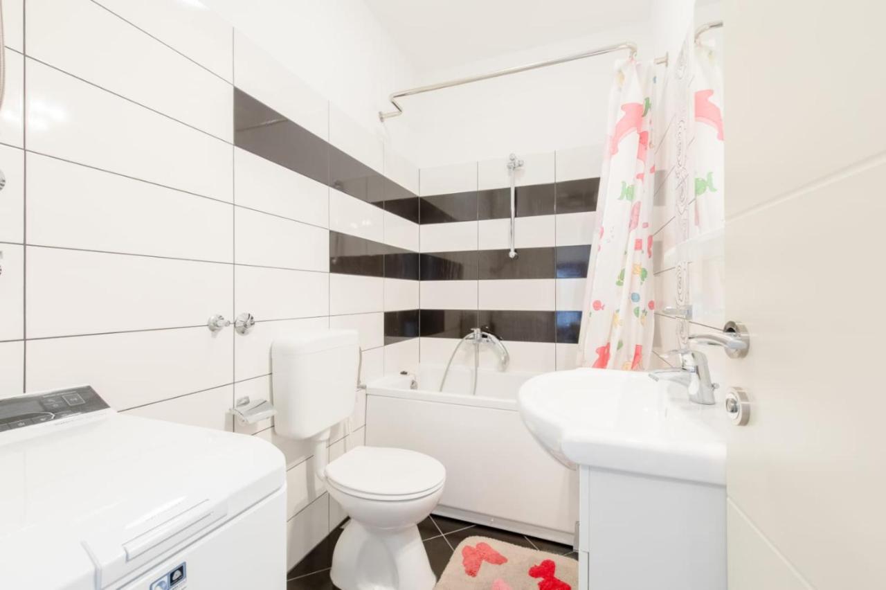 Apartmani Krilo Podstrana Esterno foto